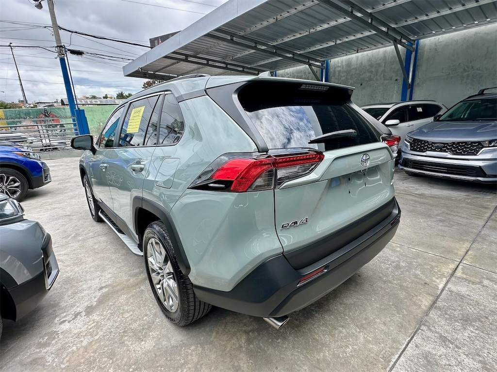 jeepetas y camionetas - Toyota RAV4 XLE Premium 2021
 3