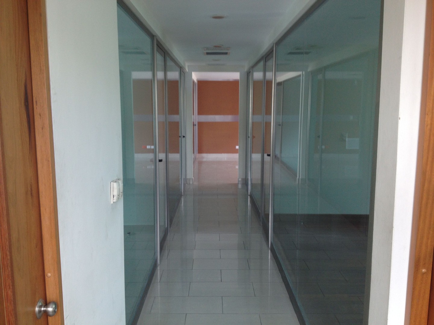 oficinas y locales comerciales - Alquilo Edificio corporativo 5 niveles en piantini
 7