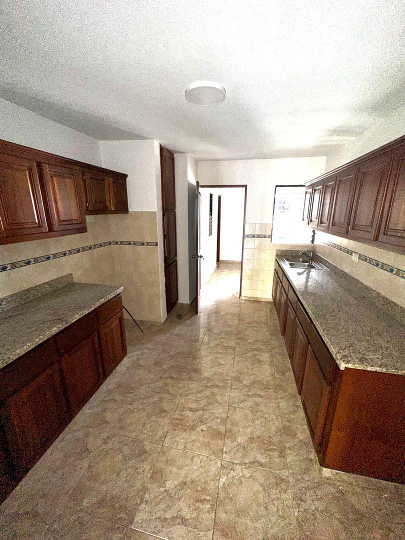 apartamentos - 📍 Los Restauradores 

Apartamento clásico .140 mts .
3HAB
Nivel 4
USD$143,000 1