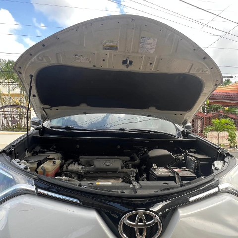 jeepetas y camionetas - Toyota rav4 2016 3