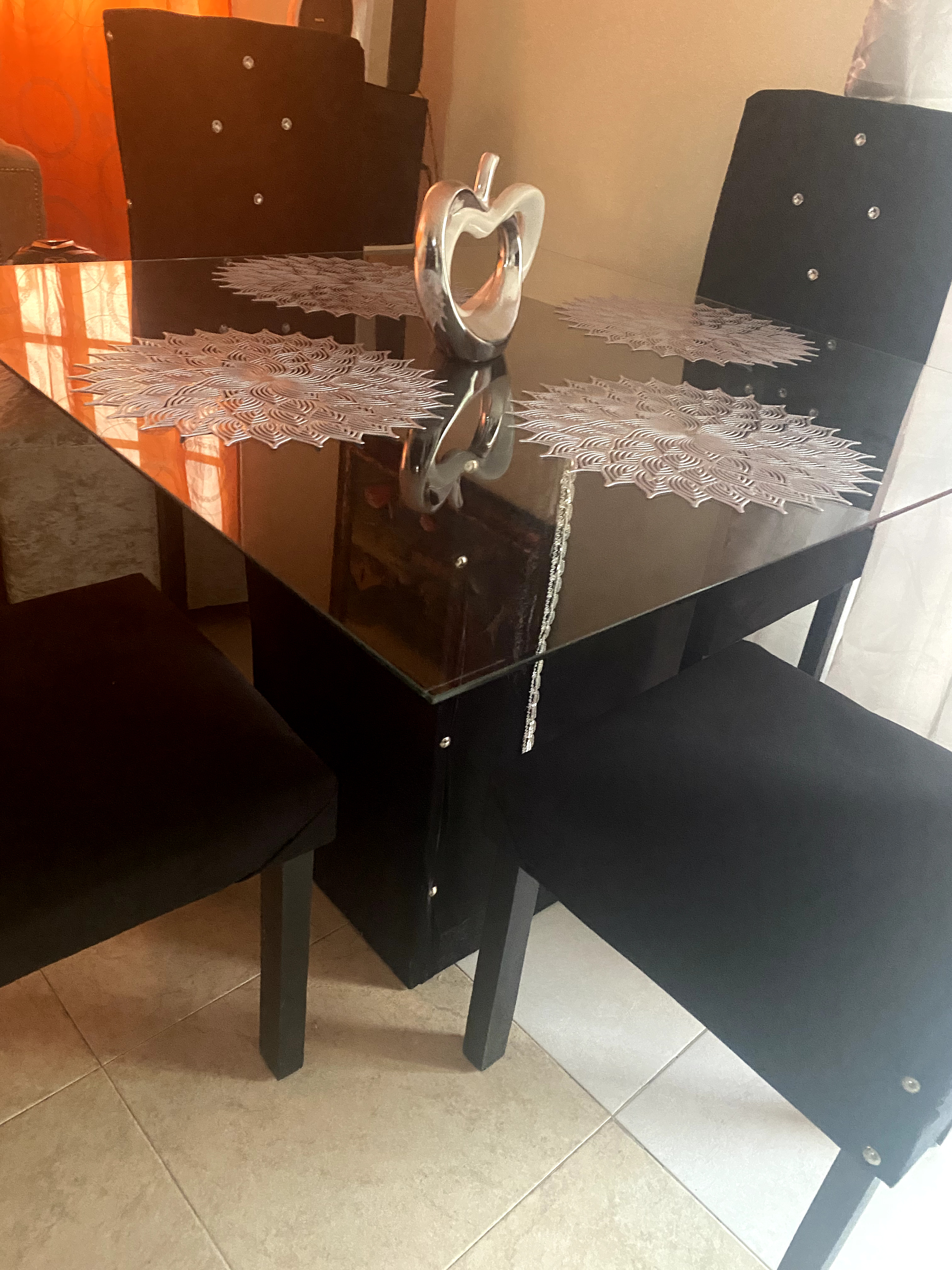 muebles y colchones - Comedor 4 Sillas tapizado 4