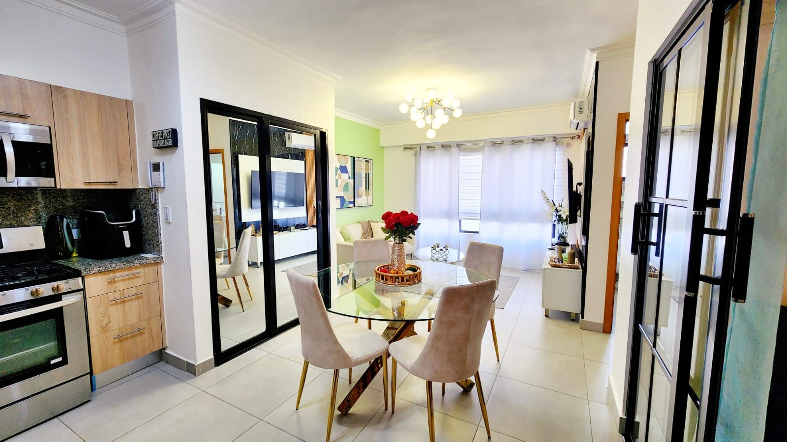 apartamentos - Apartamento en Alquiler en Evaristo Morales US$1,300. 

 5