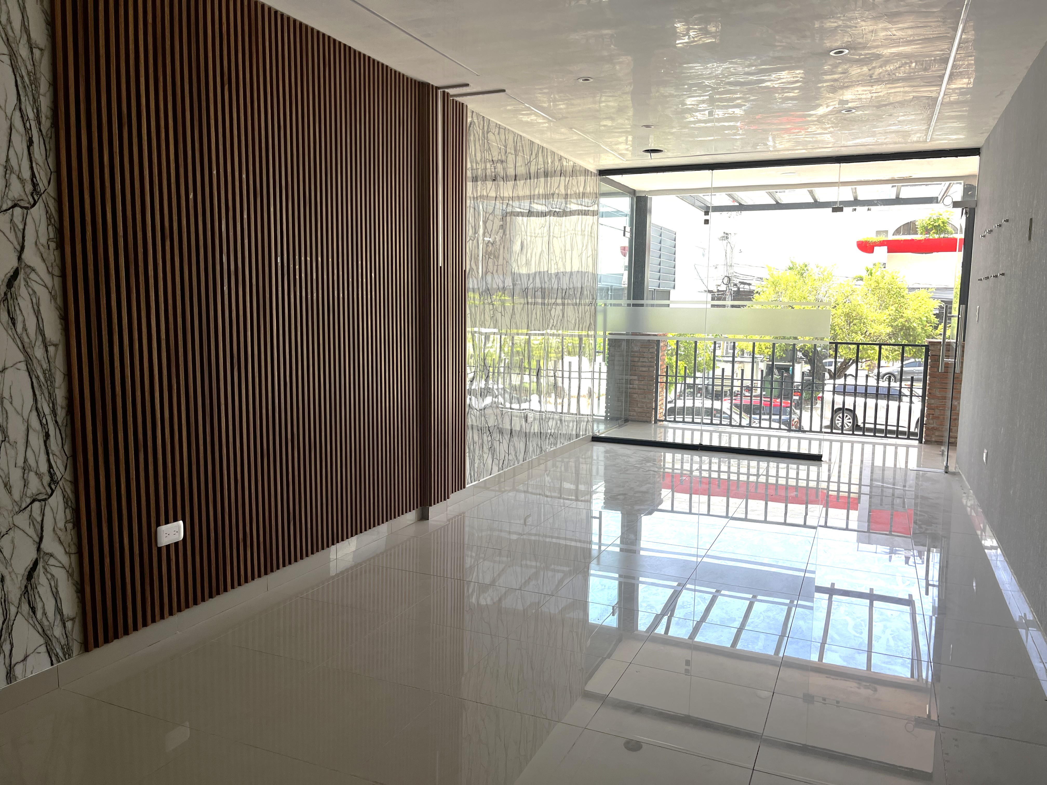 oficinas y locales comerciales - Oficina En Alquiler En Piantini De 46 M2  3