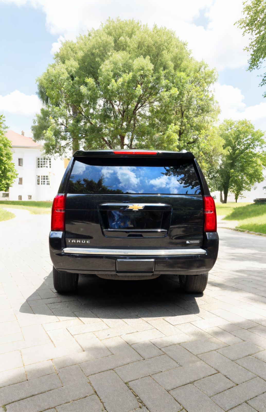 jeepetas y camionetas - Montate en esta impecable confortable espaciosa chevrolet tahoe premier 2017  3