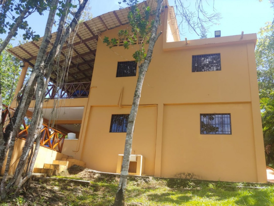 casas vacacionales y villas - CASA EN VENTA AMUEBLADA EN JARABACOA 1,257.50 mt