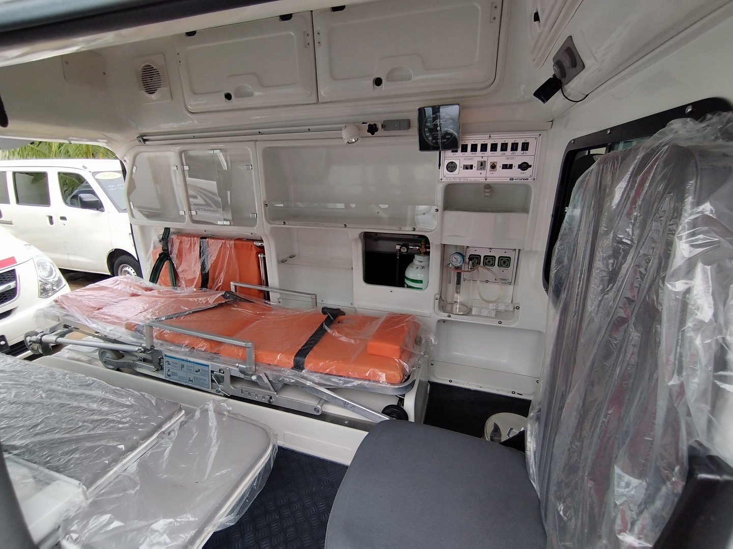 jeepetas y camionetas - 2013 Hyundai Ambulancia Techo Alto  7