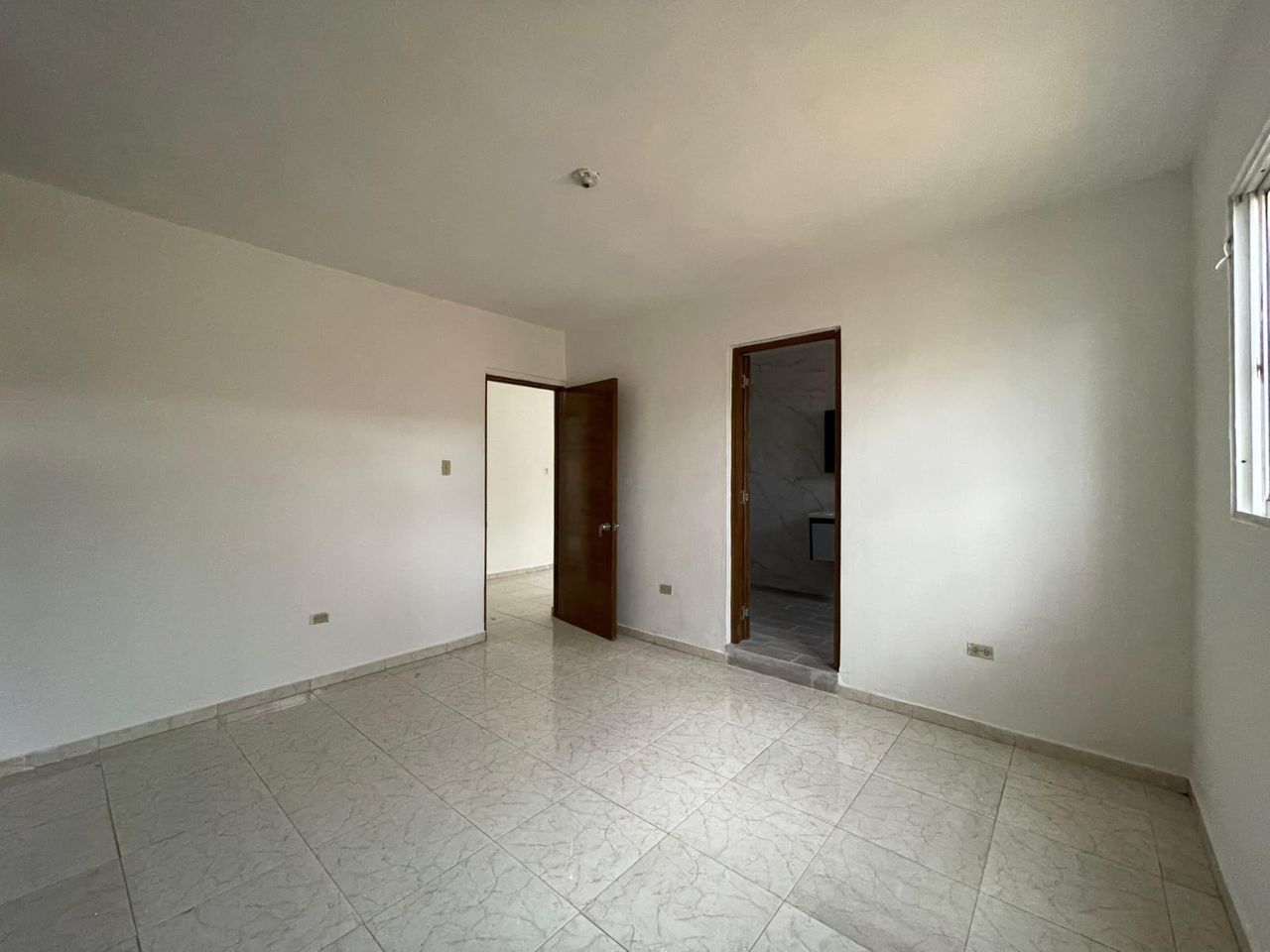 casas - CASA EN VENTA EN LOS ROSALES, STO. DGO. ESTE  3