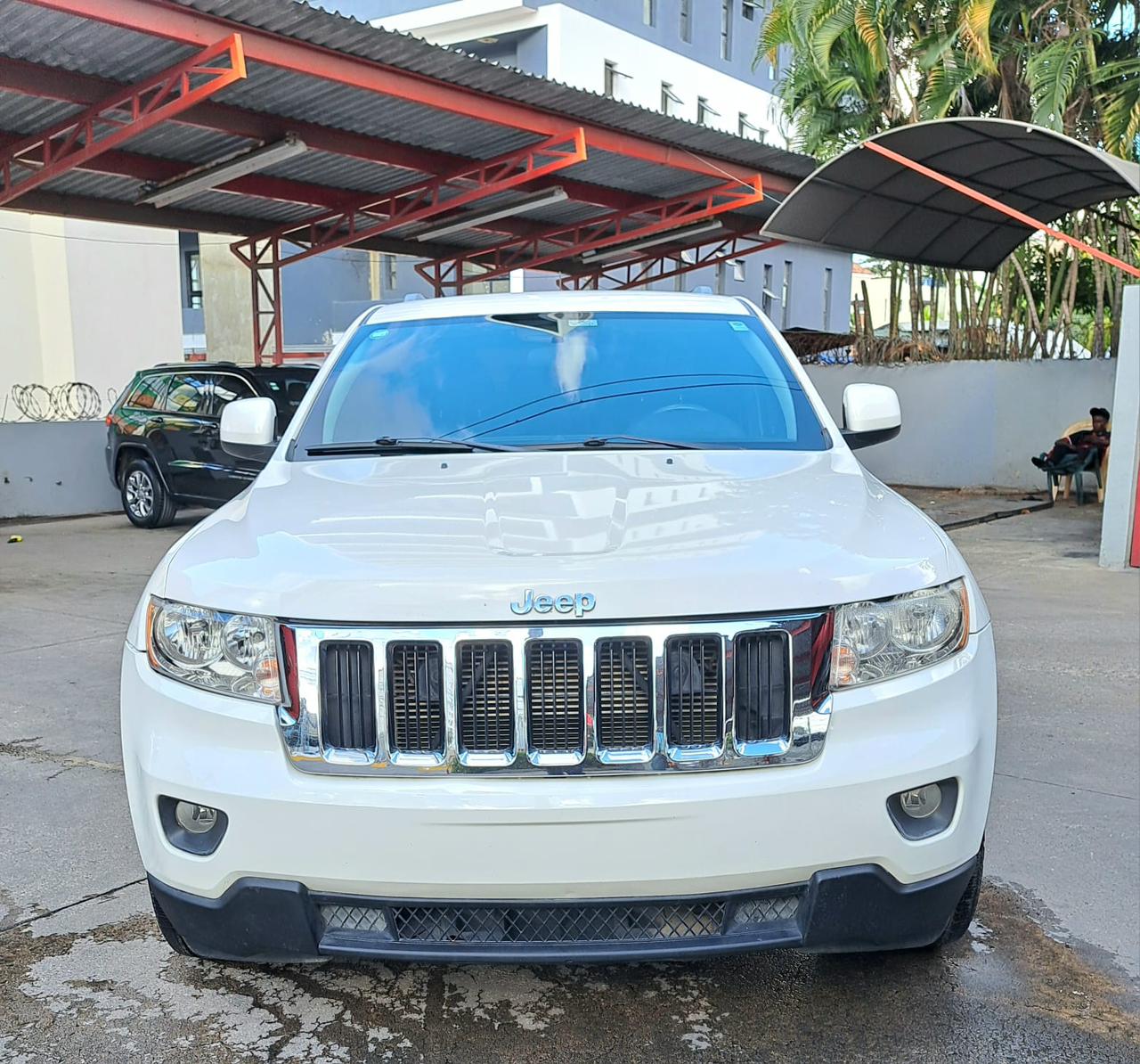 jeepetas y camionetas - jeep grand cherokee laredo 2012