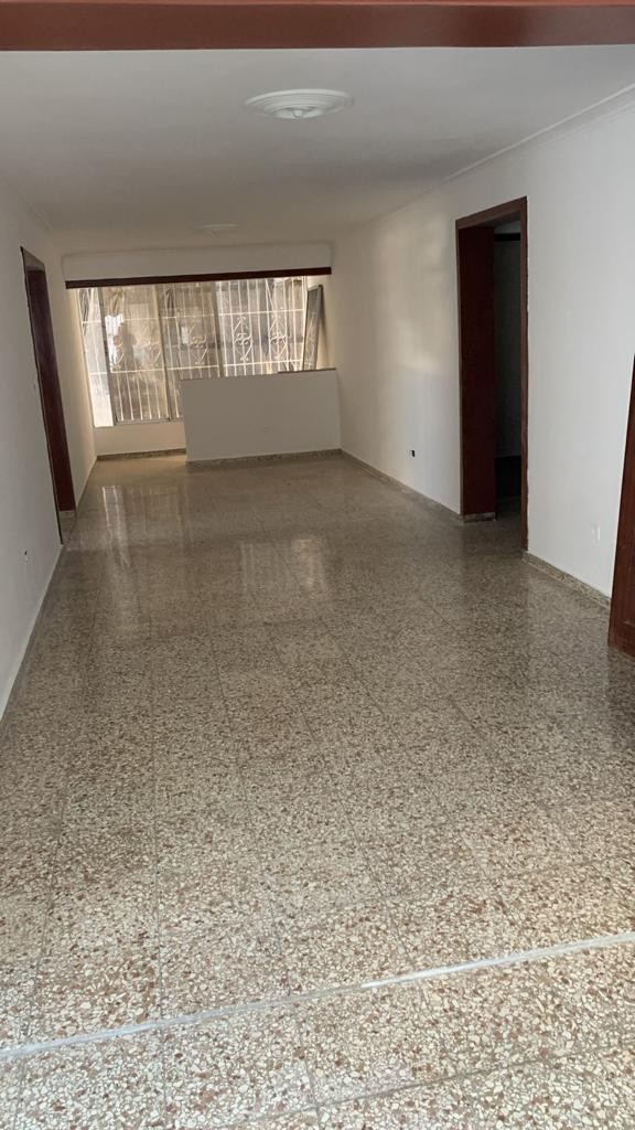 apartamentos - Alquilo apto vacio de 2 hab, 2 baño, balcon integrado, sala, comedor, area de la 6