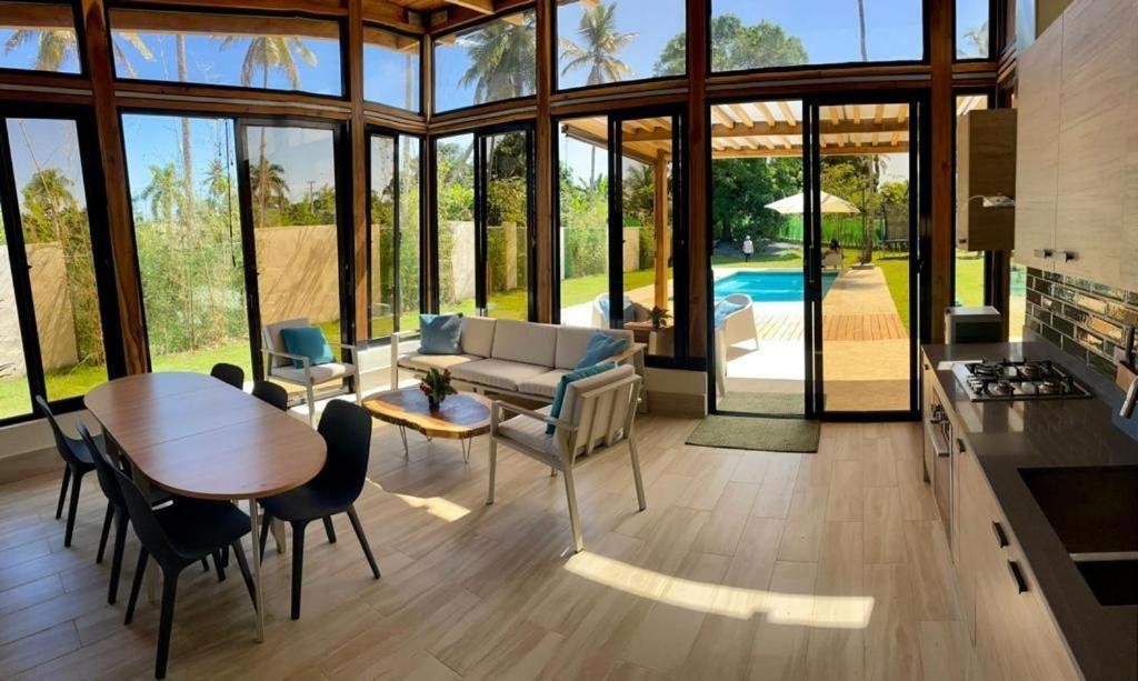 casas vacacionales y villas - Hermosa villa en venta.  5