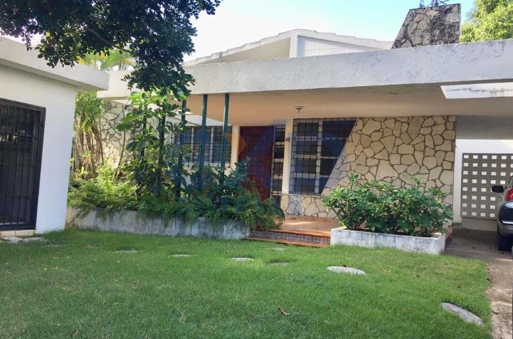 casas - Casa en Venta en Zona Universitaria uso comercial