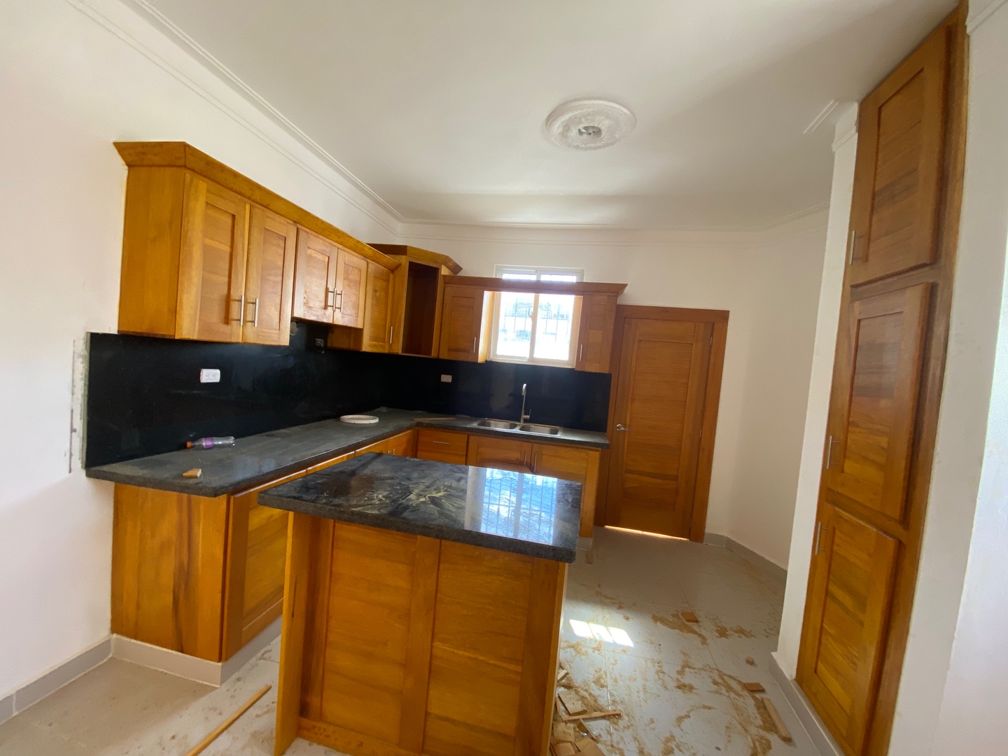 casas - LEGANTE Y HERMOSA CASA NUEVA  EN VENTA  PROXIMO A AVENIDA HATUEY, SANTIAGO DE LO 6