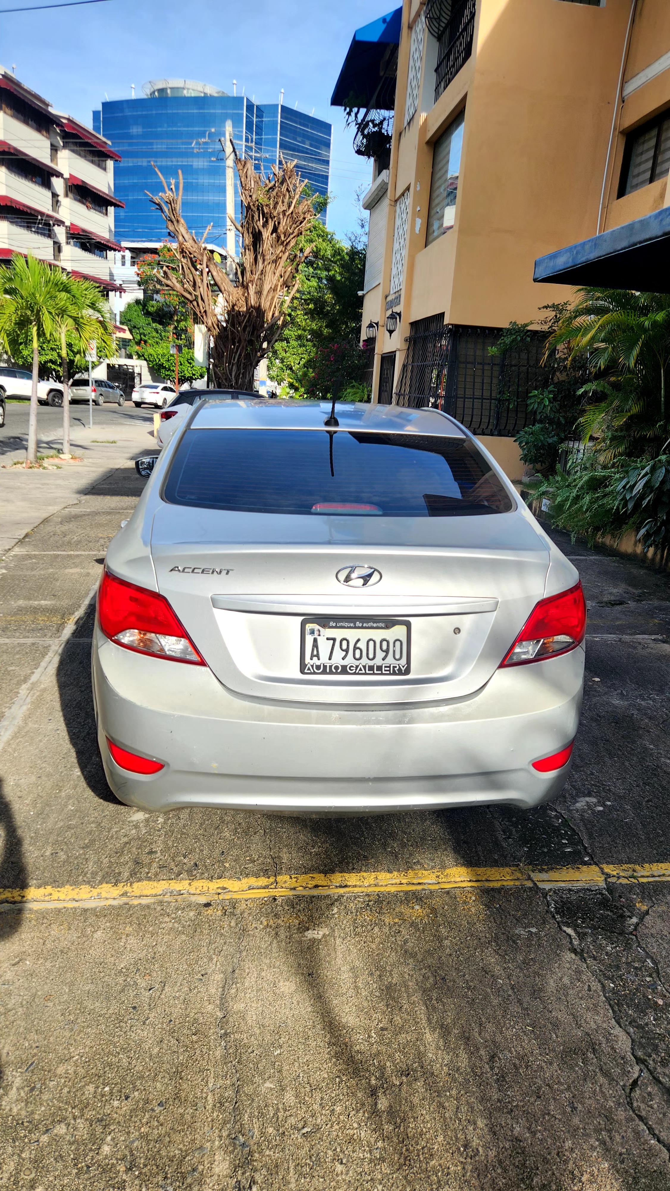 carros - Hyundai Accent 2015 GLS en Excelente Estado 1