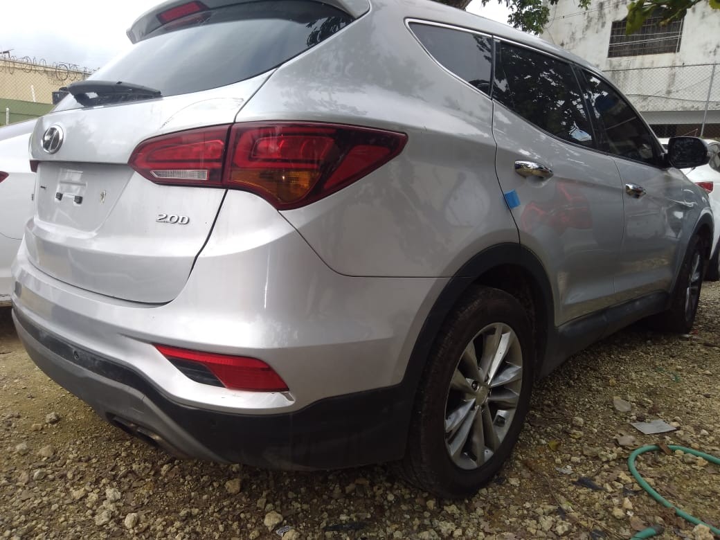 jeepetas y camionetas - HYUNDAI SANTA FE 2018 GRIS 7