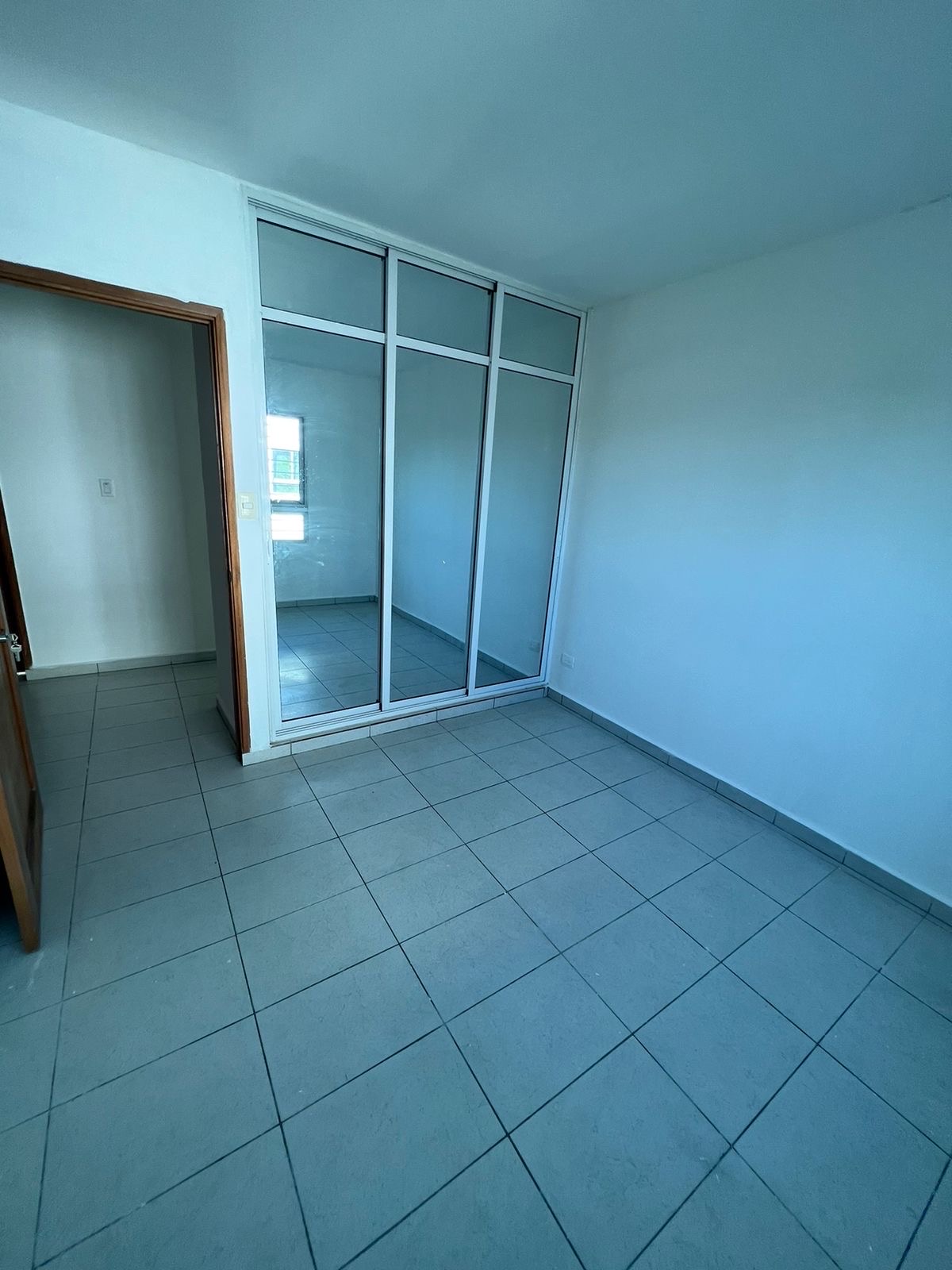 apartamentos - Vendo apartamento! República de colombia, Arroyo Hondo III 3er piso con 129mts  4