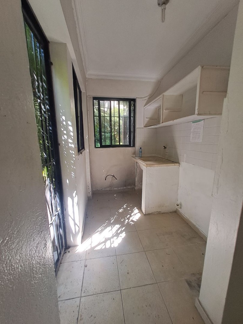 casas - Alquilo Casa en arroyo hondo viejo para oficina o negocio 
 9