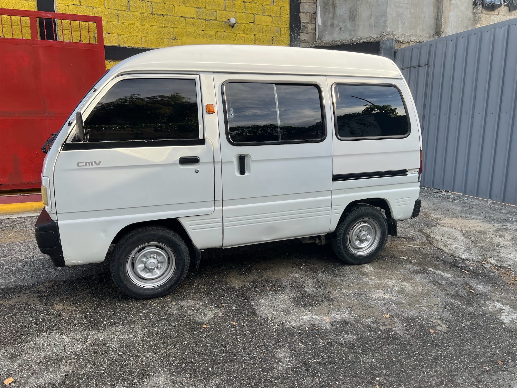 jeepetas y camionetas - Cmv Chevrolet mini bus 
