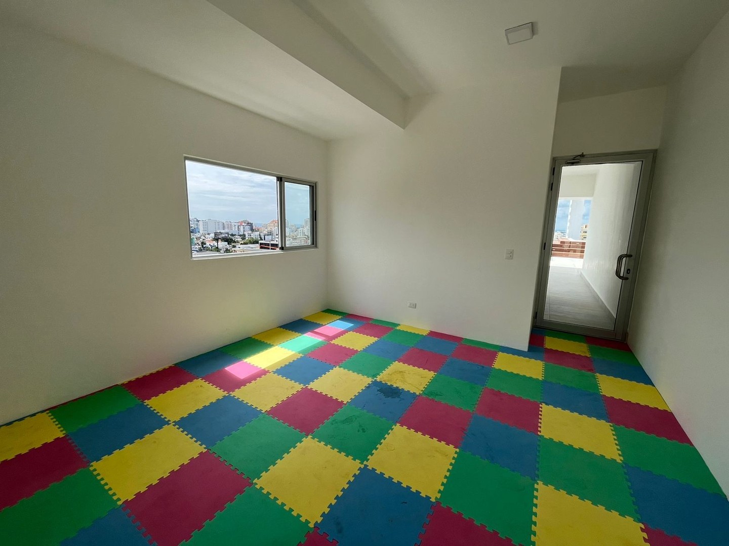 apartamentos - Evaristo Morales linea blanca 3 habitaciones 3.5 baños 2 parqueos balcon 6