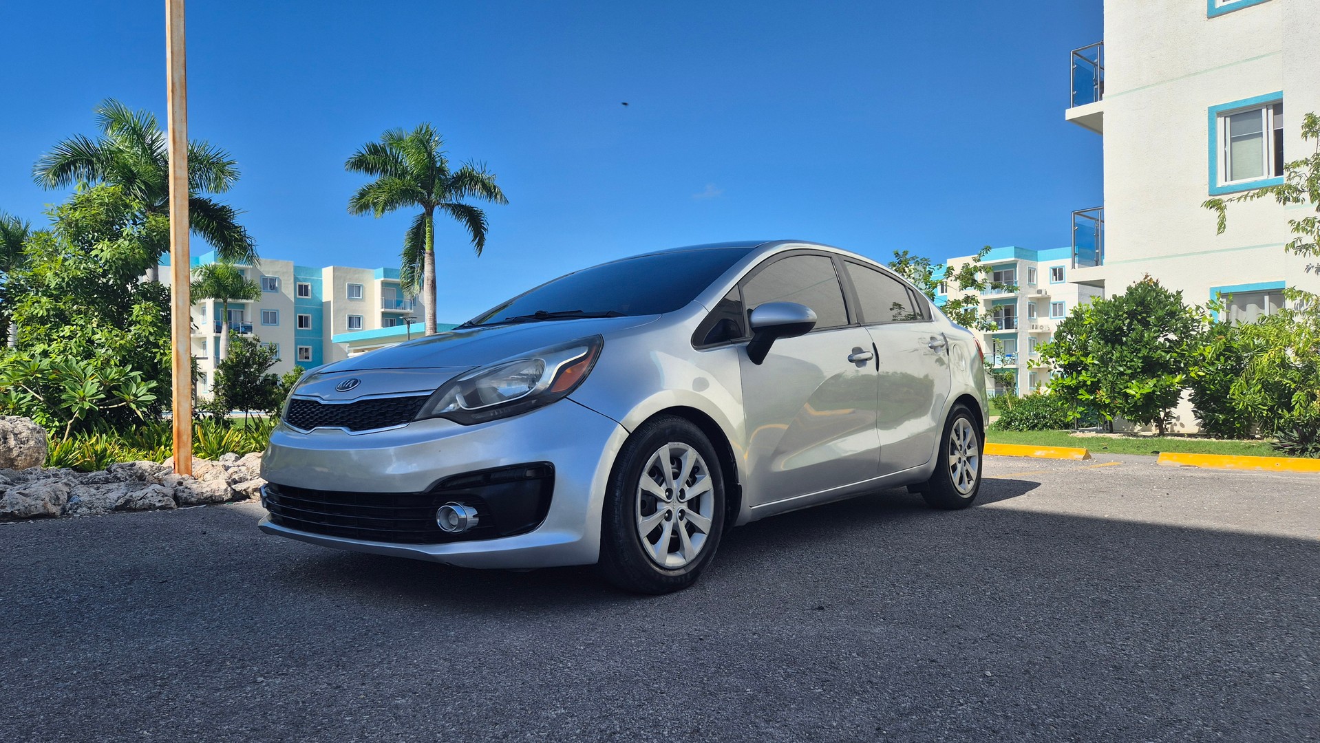 carros - Kia Rio 2015 Americano de Gasolina 1