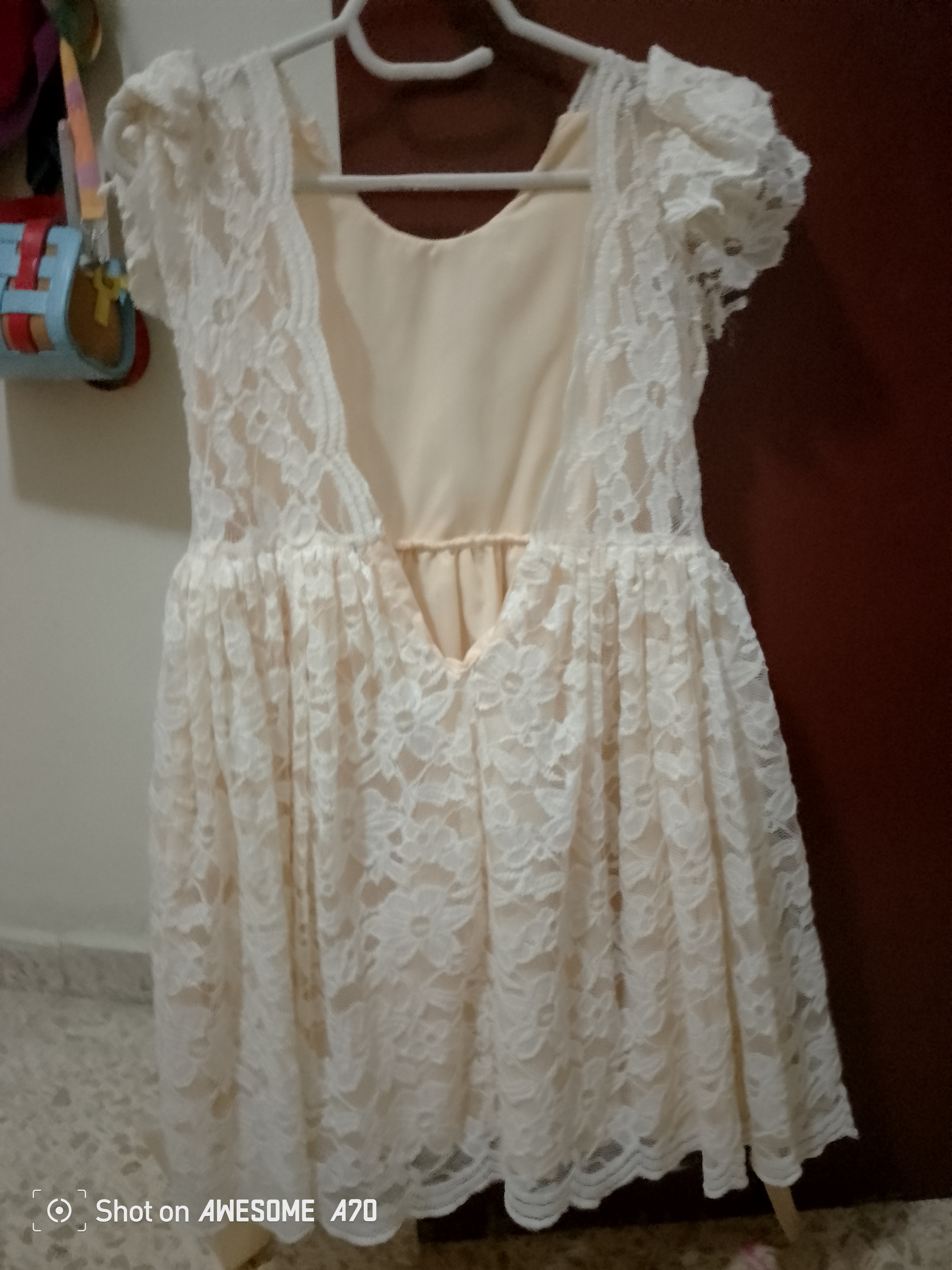 ropa y zapatos - Vestido de niña crema en encaje ideal para Bodas.