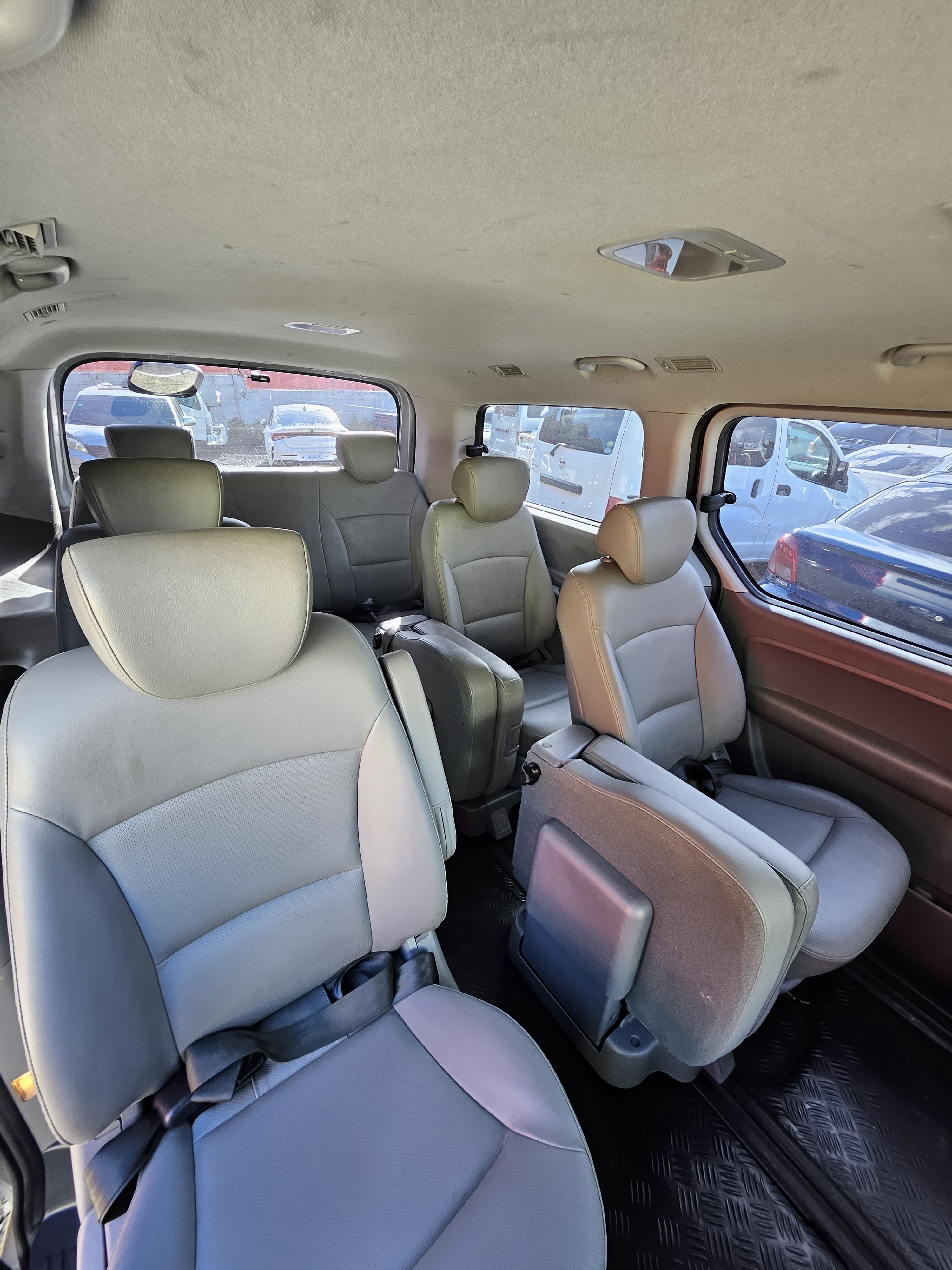 jeepetas y camionetas - Hyundai Grand Starex 2019 Importada Precio Negociable Financiamiento Disponible 7