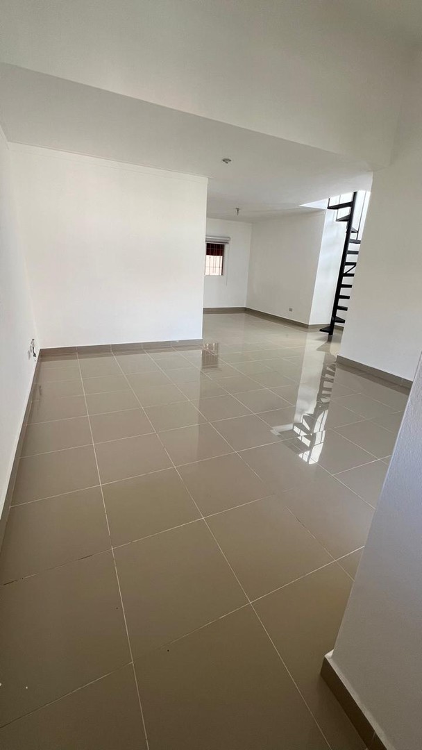 apartamentos - Apto con terraza en venta en el residencial colinas del oeste, Santo Domingo 4