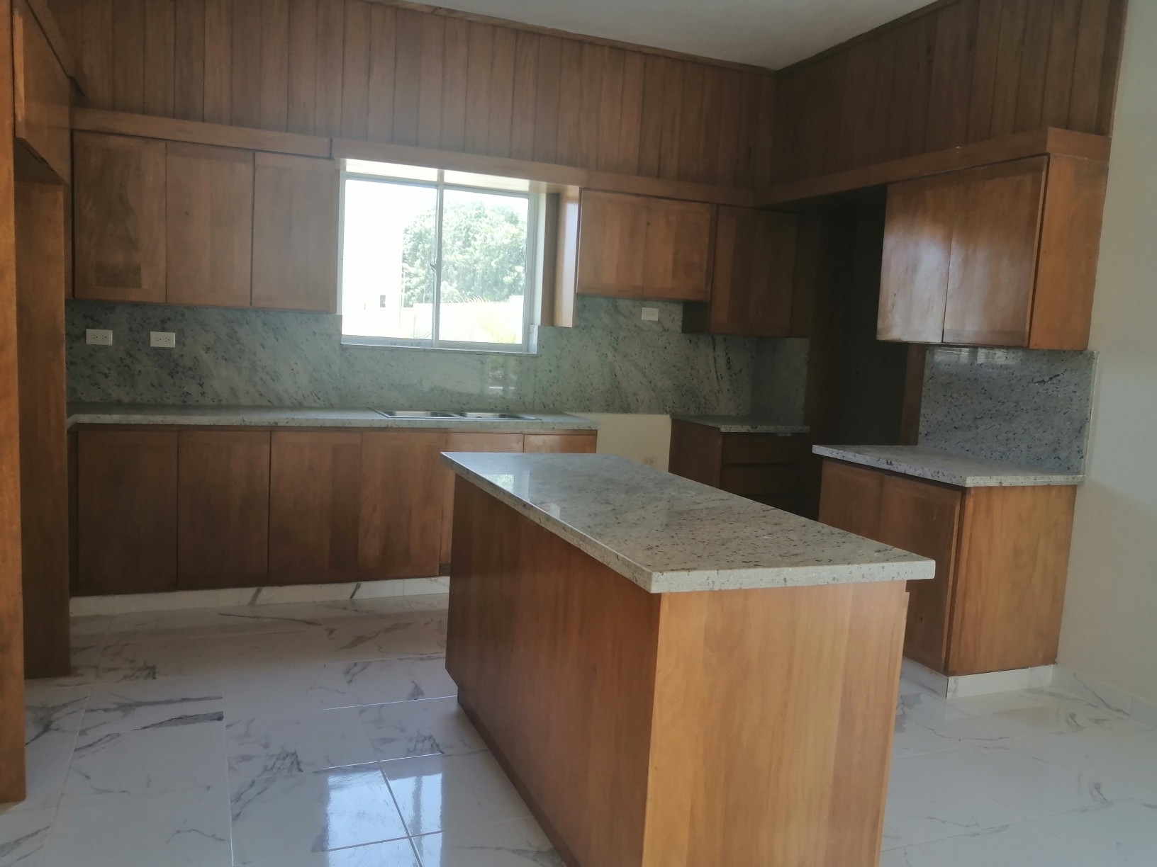 casas - Villa moderna en residencial privado próximo a playa dorada excelente ubicación 1