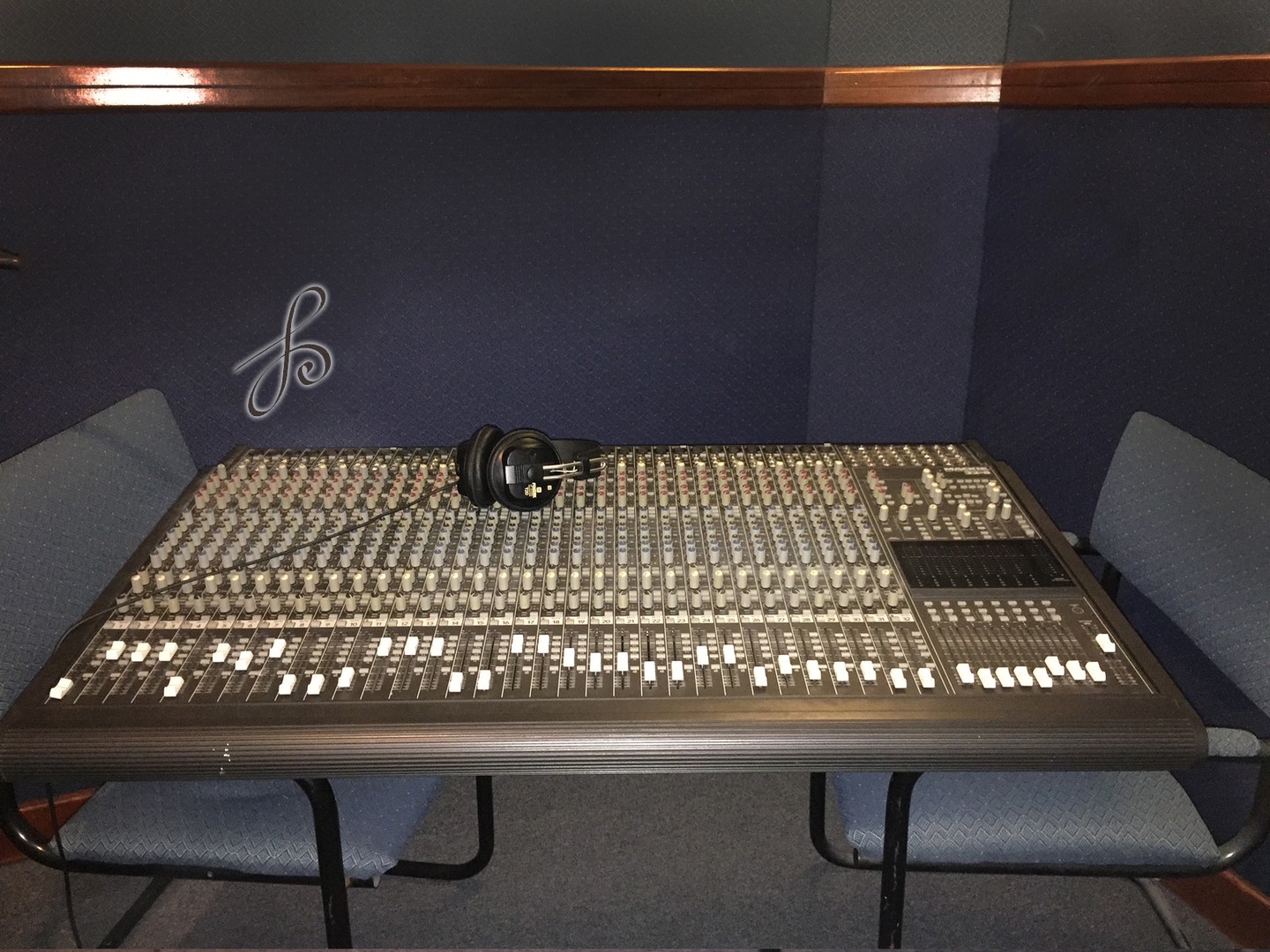 camaras y audio - Consola de Sonido, Mackie 32 con 8 envios o busse. Mackie console 32  channel.