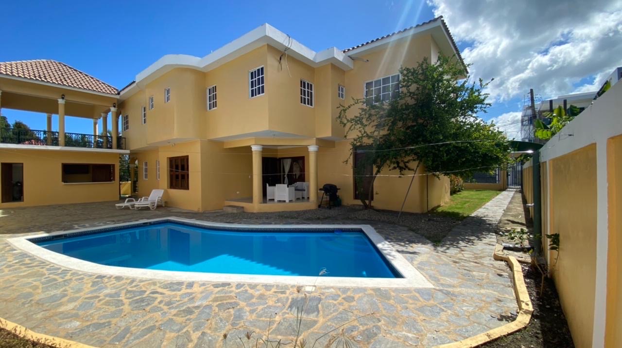 casas - Se renta Espaciosa y bella casa en puerto plata  0