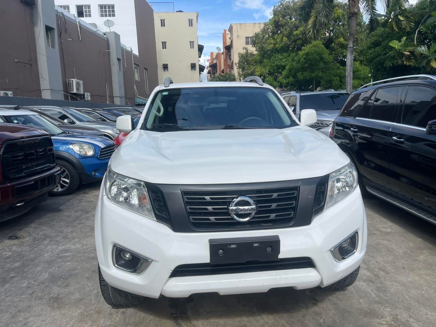 jeepetas y camionetas - NISSAN FRONTIER NP 300 2018