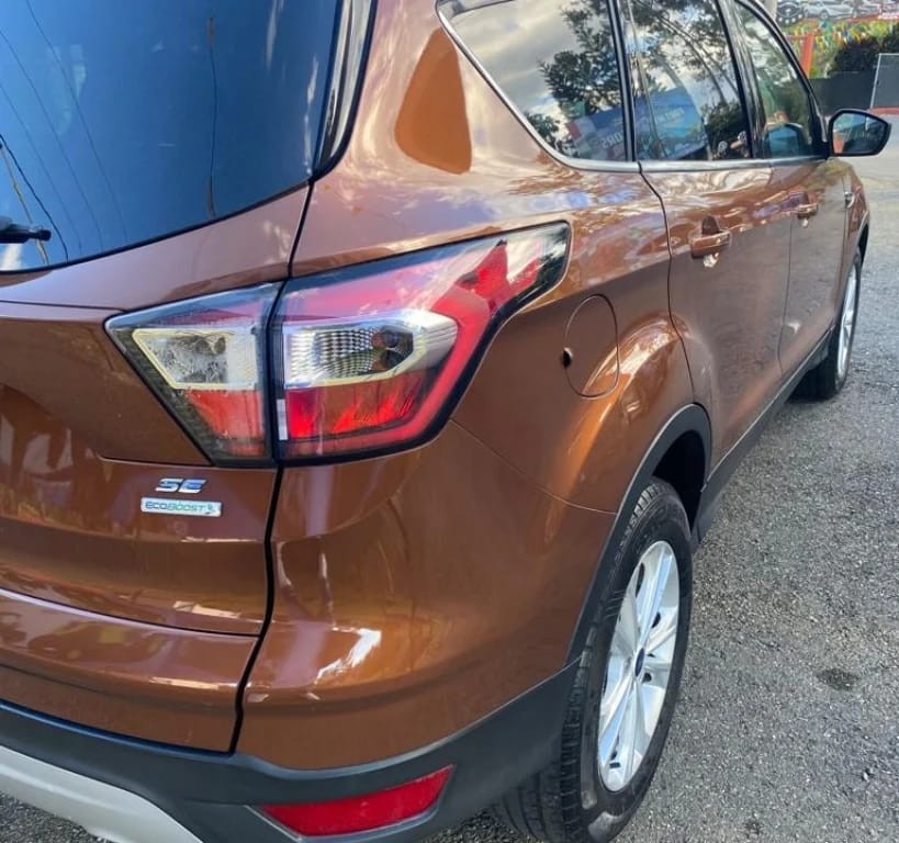 jeepetas y camionetas - FORD ESCAPE NARANJA 