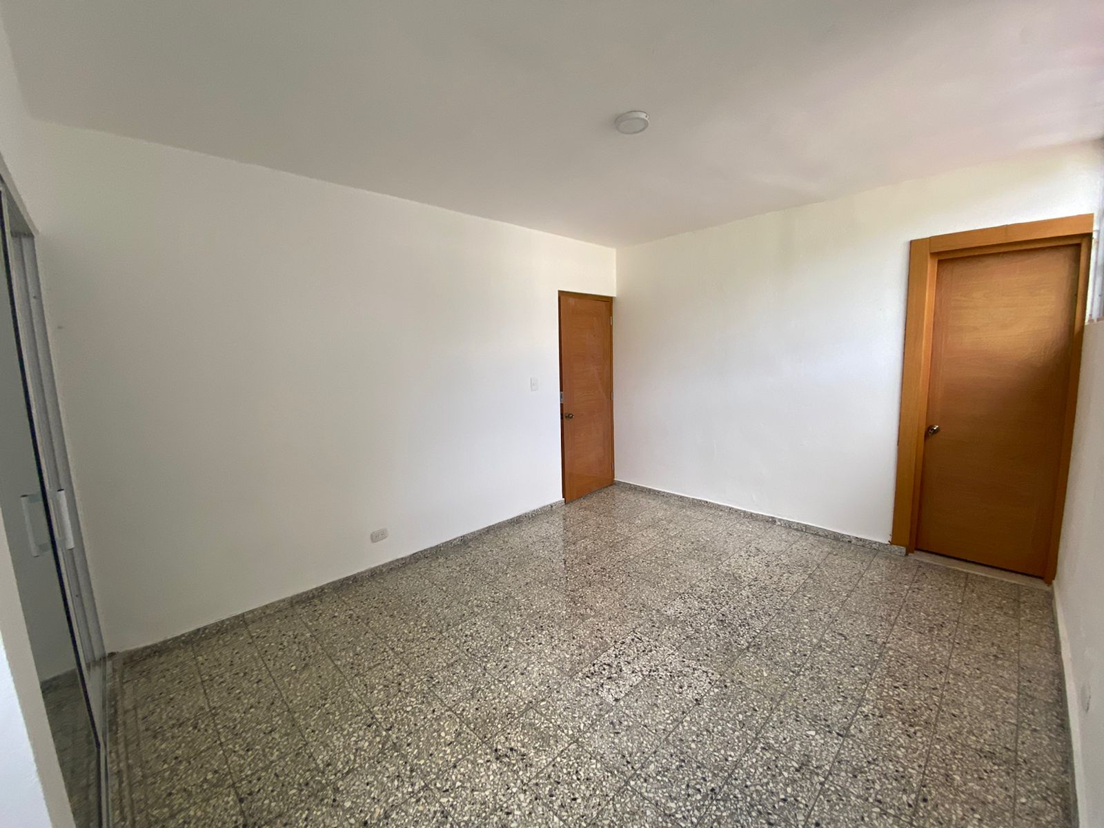 casas - Vendo casa prox. Av. Independencia 7