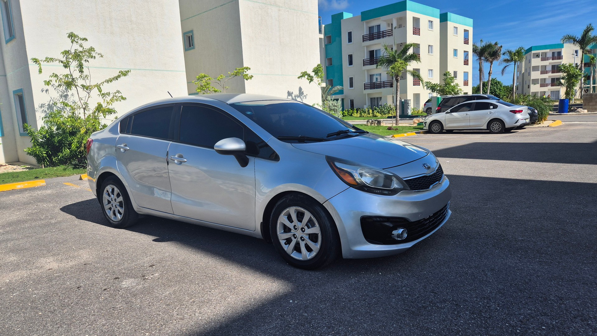 carros - Kia Rio 2015 Americano de Gasolina 2