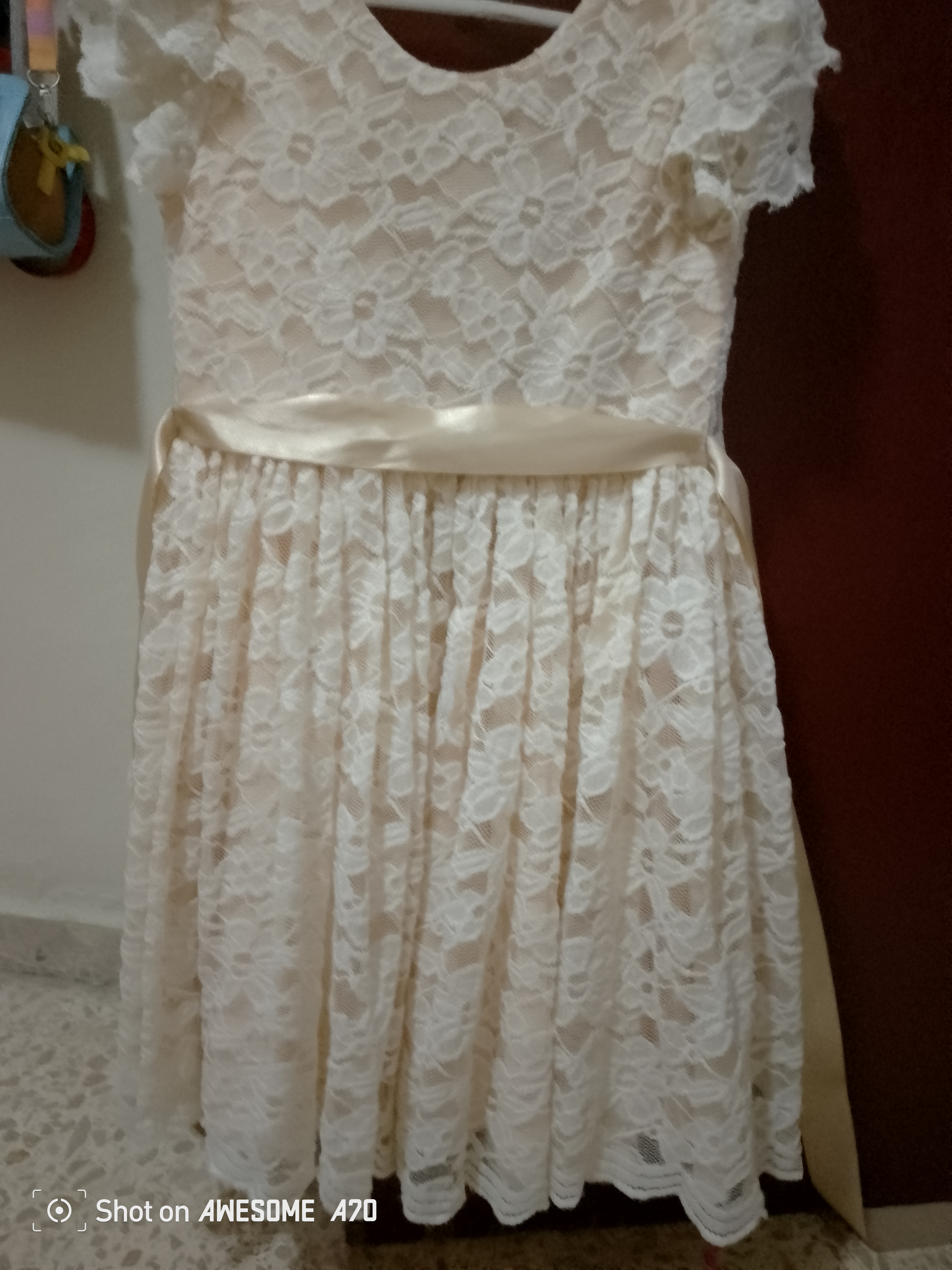 ropa y zapatos - Vestido de niña crema en encaje ideal para Bodas. 1