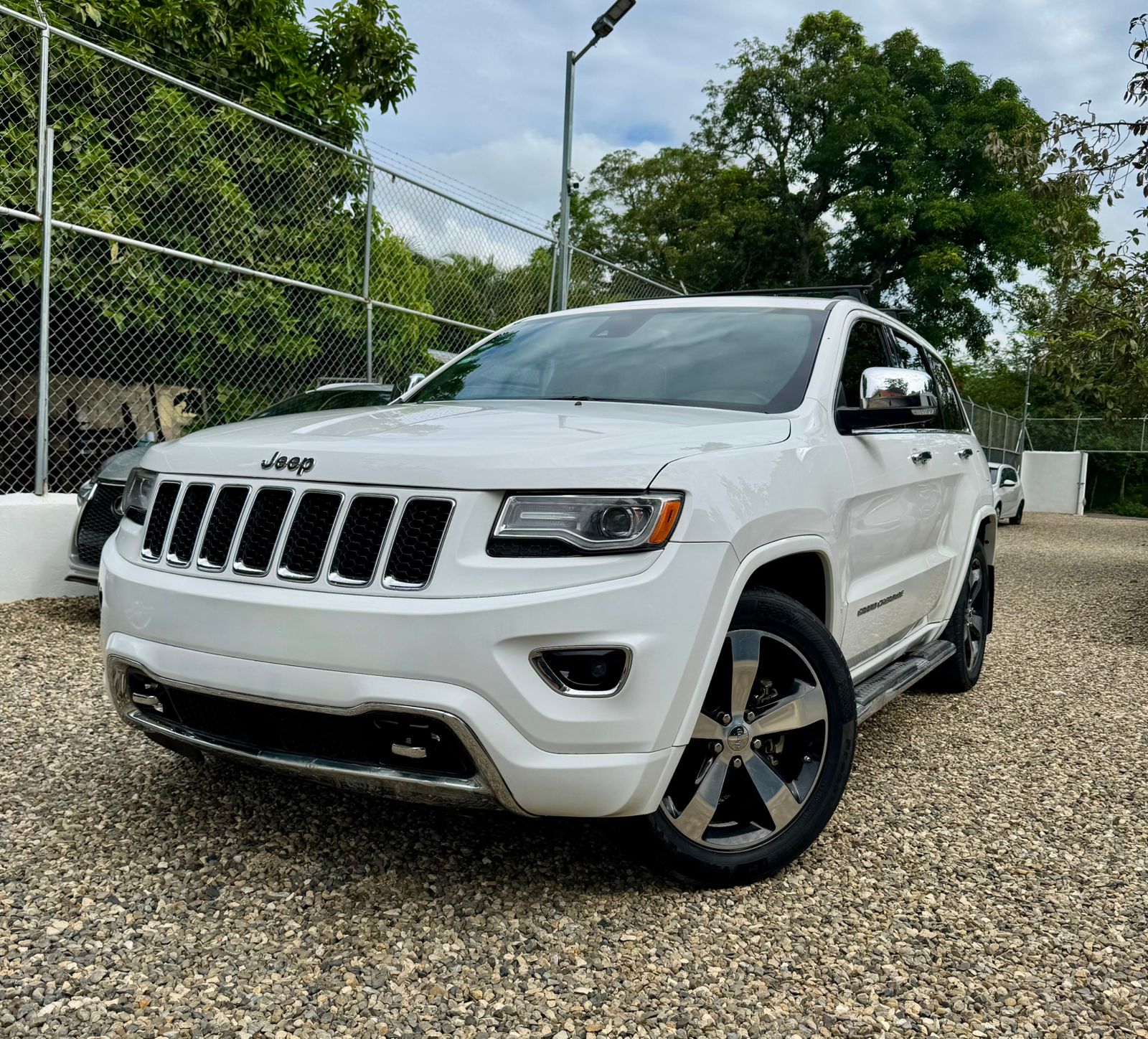 jeepetas y camionetas - jeep grand cherokee overland 2014