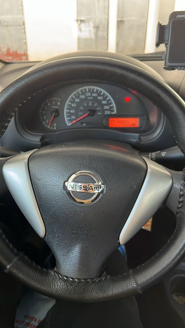 carros - Nissan versa 2019 excelente estado  2