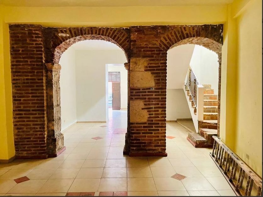 casas - CASA EN VENTA EN LA ZONA COLONIALExcelente ubicación. 1