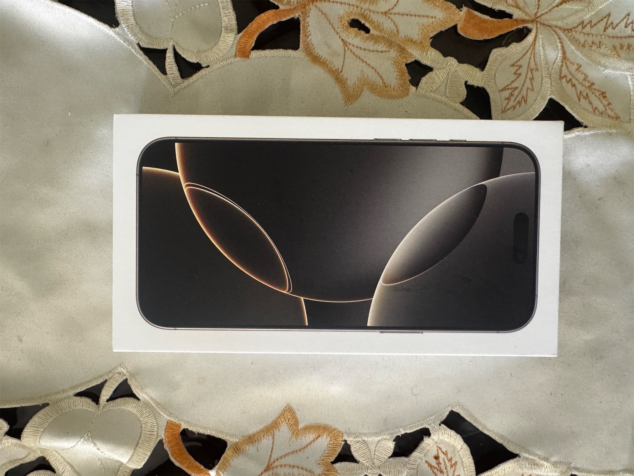 celulares y tabletas - IPHONE 16 PRO MAX 256GB Natural Titanium 
Desbloqueado en la Apple  (Nuevo