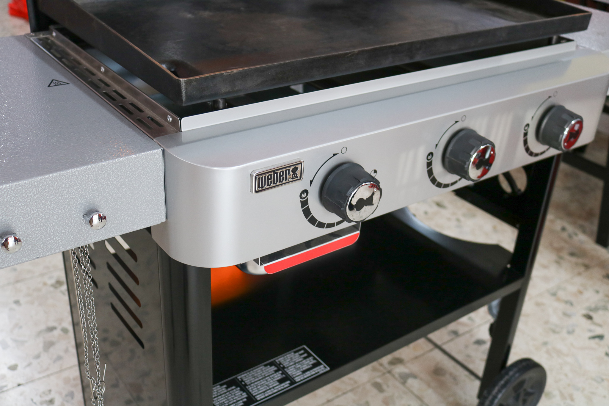 equipos profesionales - Plancha de gas 28" Weber 1