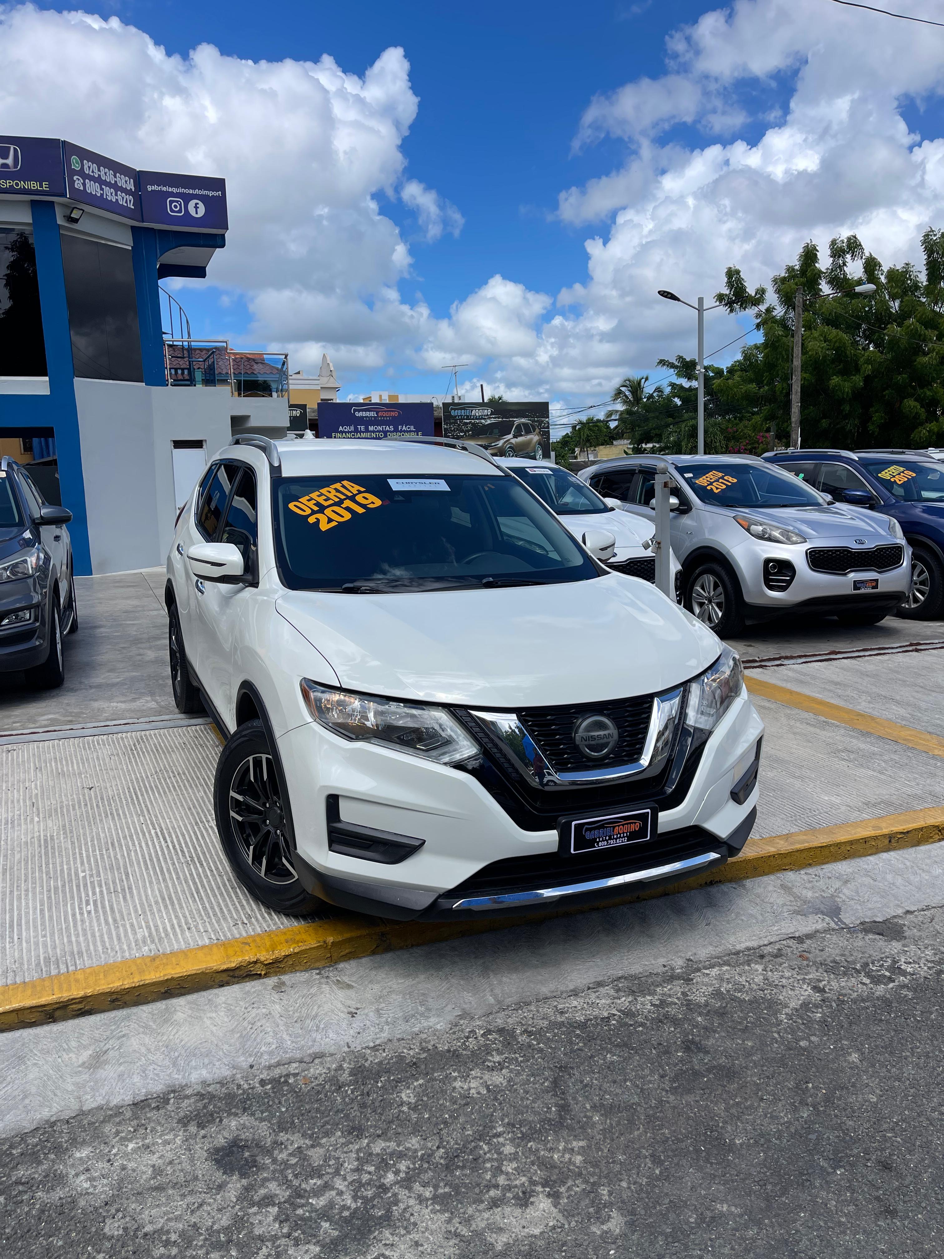 jeepetas y camionetas - nissan rogue sv 2