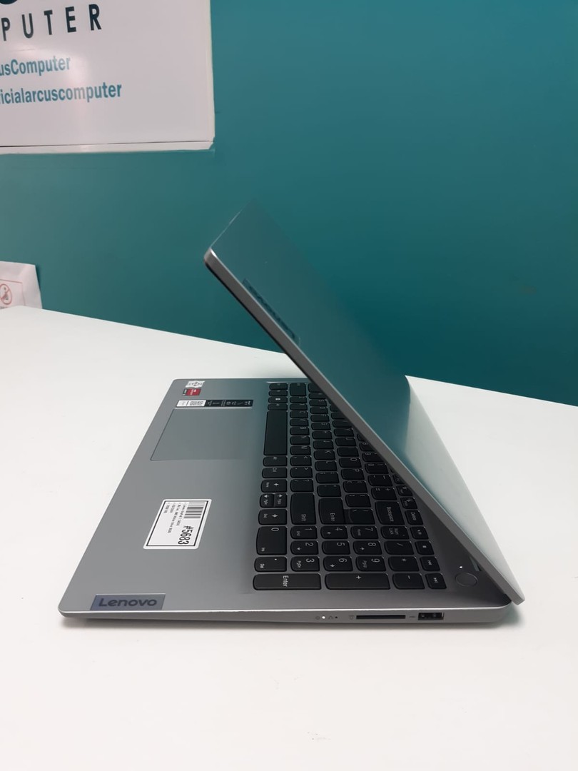 computadoras y laptops - Laptop, Lenovo IdeaPad 1 15ADA7 / 10th Gen, AMD Athlon Silver 3050U/ 4GB DDR4 /  0