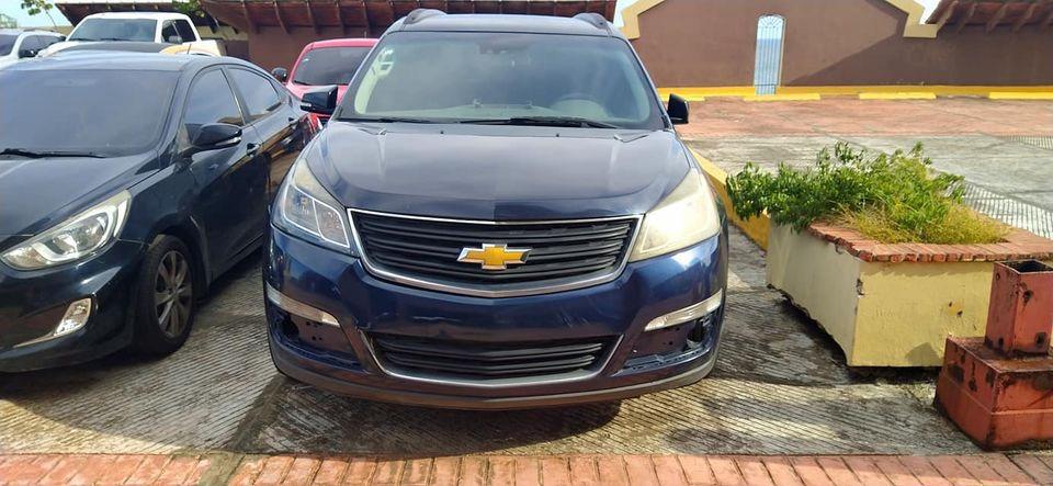 jeepetas y camionetas - CHEVROLET TRAVERSE 3