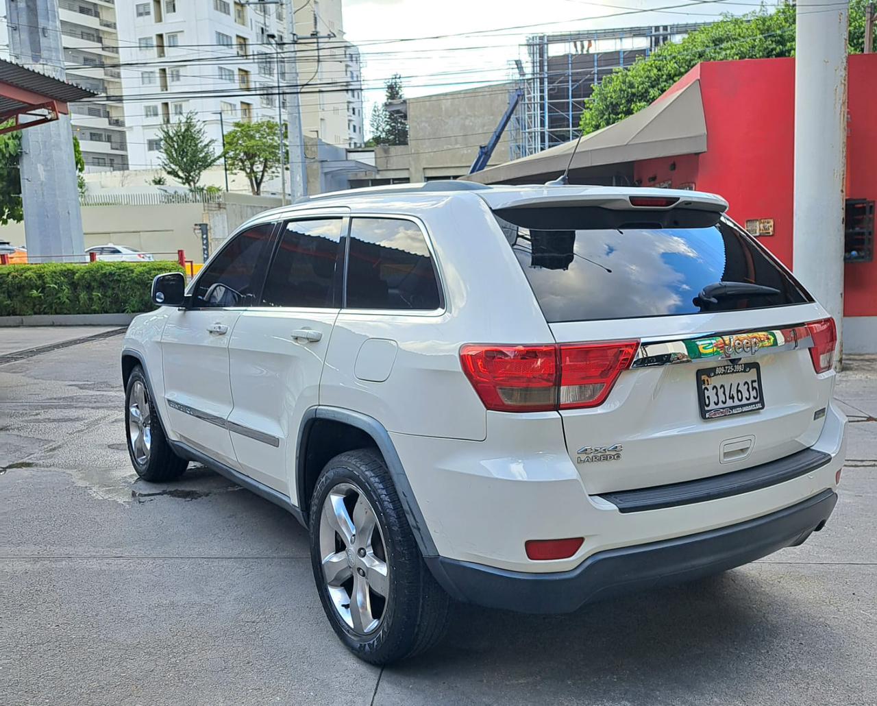 jeepetas y camionetas - jeep grand cherokee laredo 2012 1