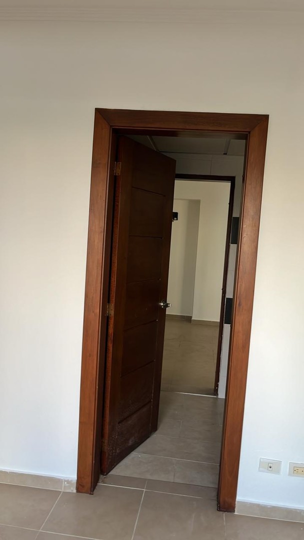 apartamentos - Vendo apto en Naco 
189.95 mts
Piso 5
3 Hab, principal w/c 
2 1/2 baños 
RD$13.5 7