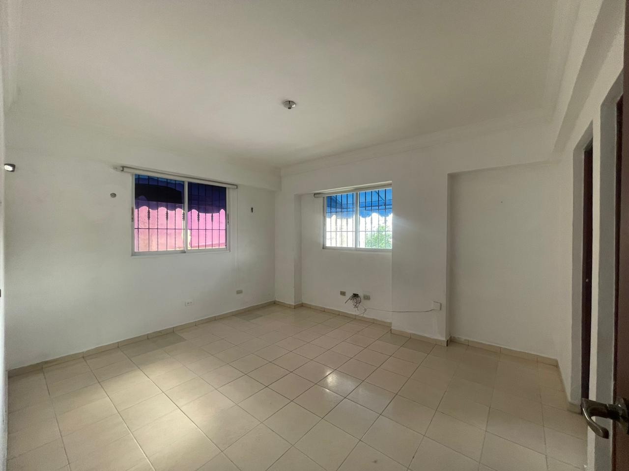 apartamentos - APTO DE 3 HAB + 3 PARQUEOS EN EL MILLONCITO 2