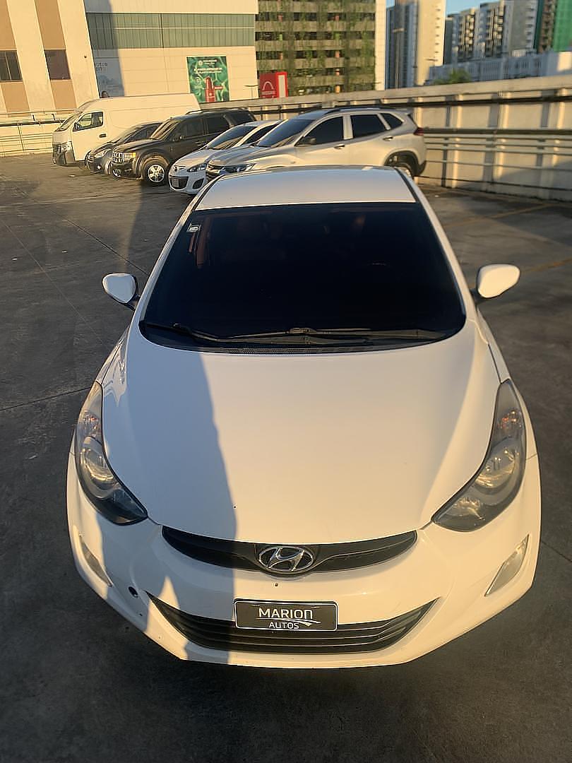 carros - Hyundai Elantra 2012 0