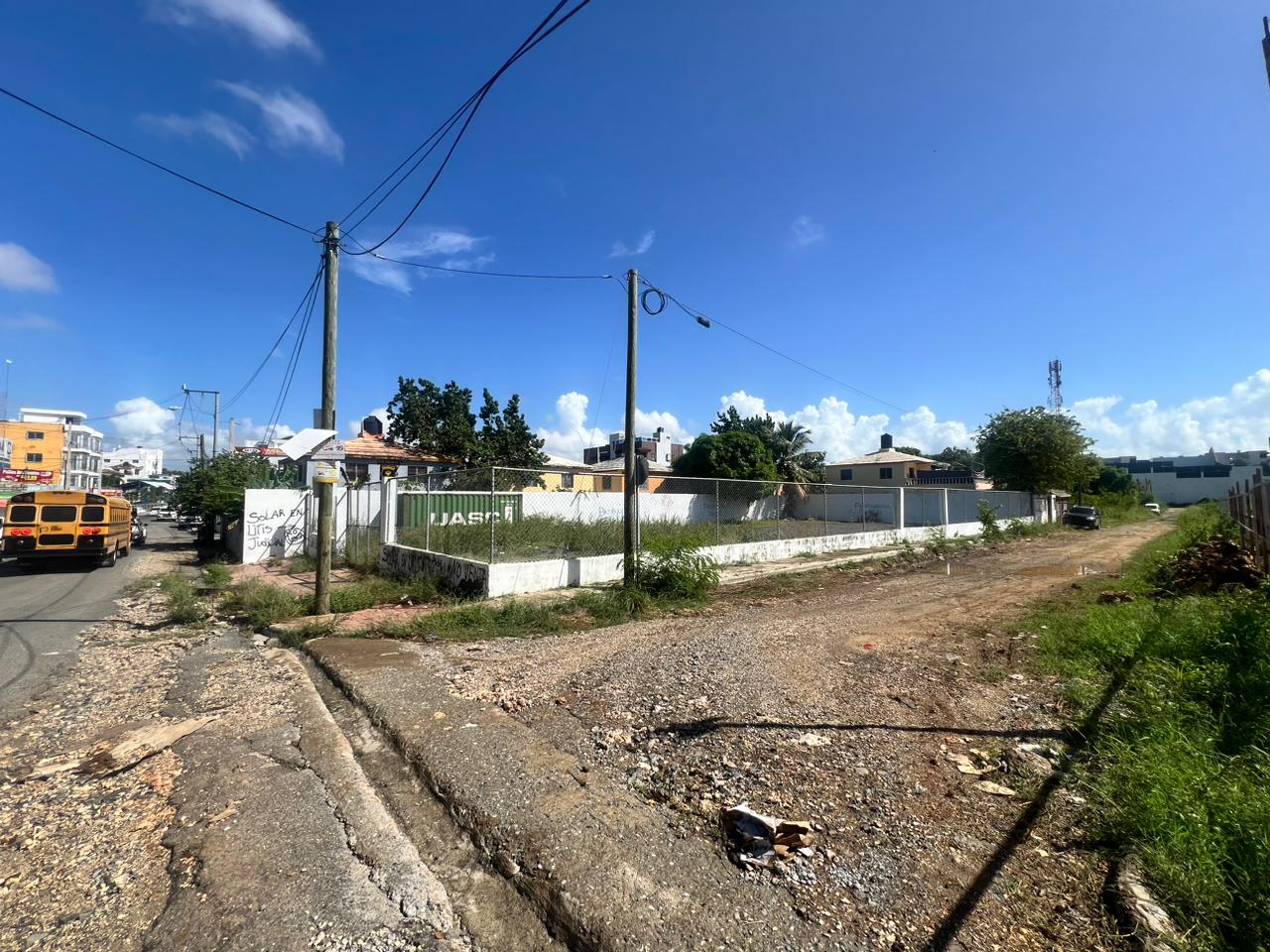 solares y terrenos - Venta de solar en la autopista de san Isidro  1