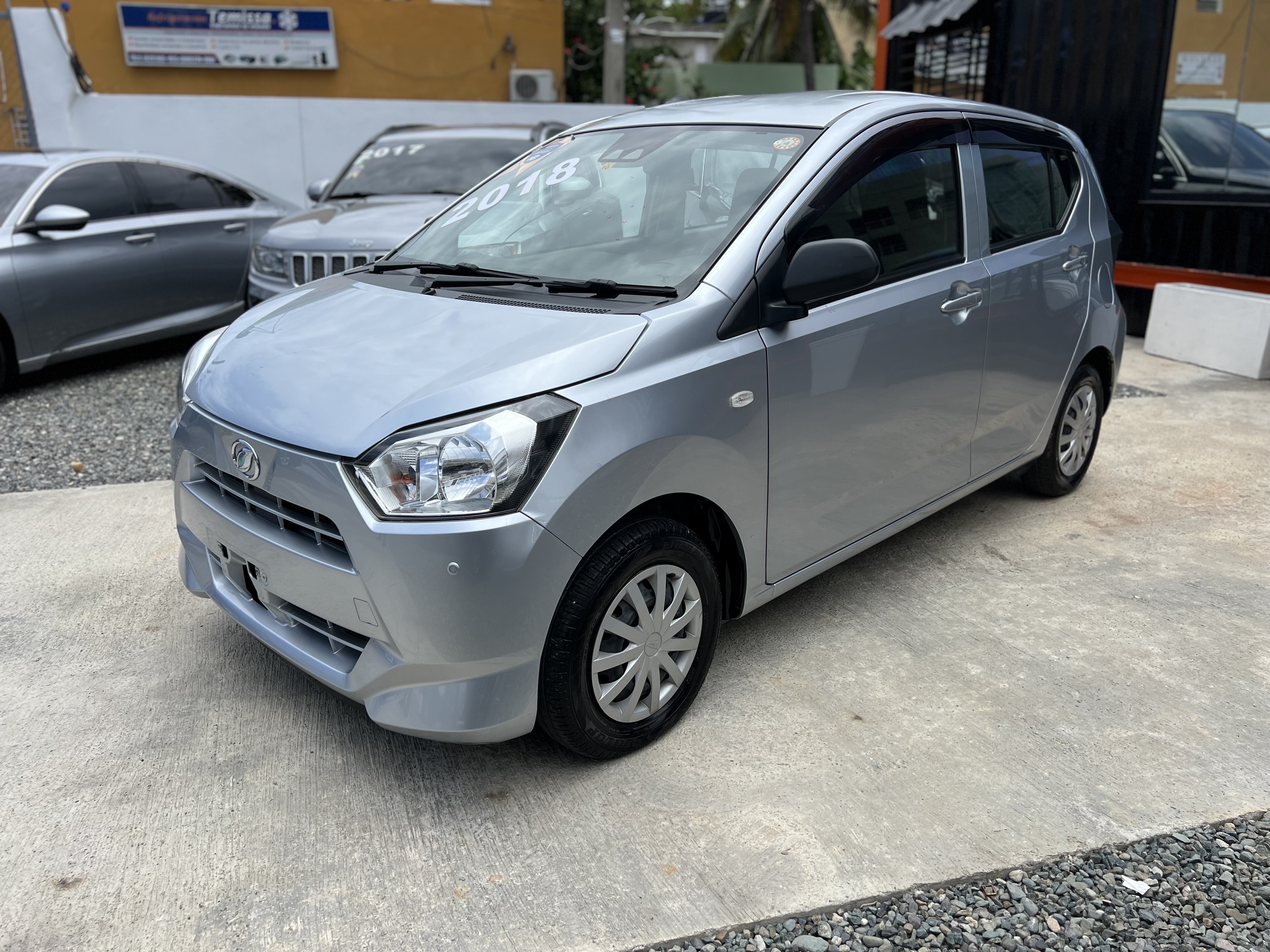 carros - Daihatsu Mira 2018  1