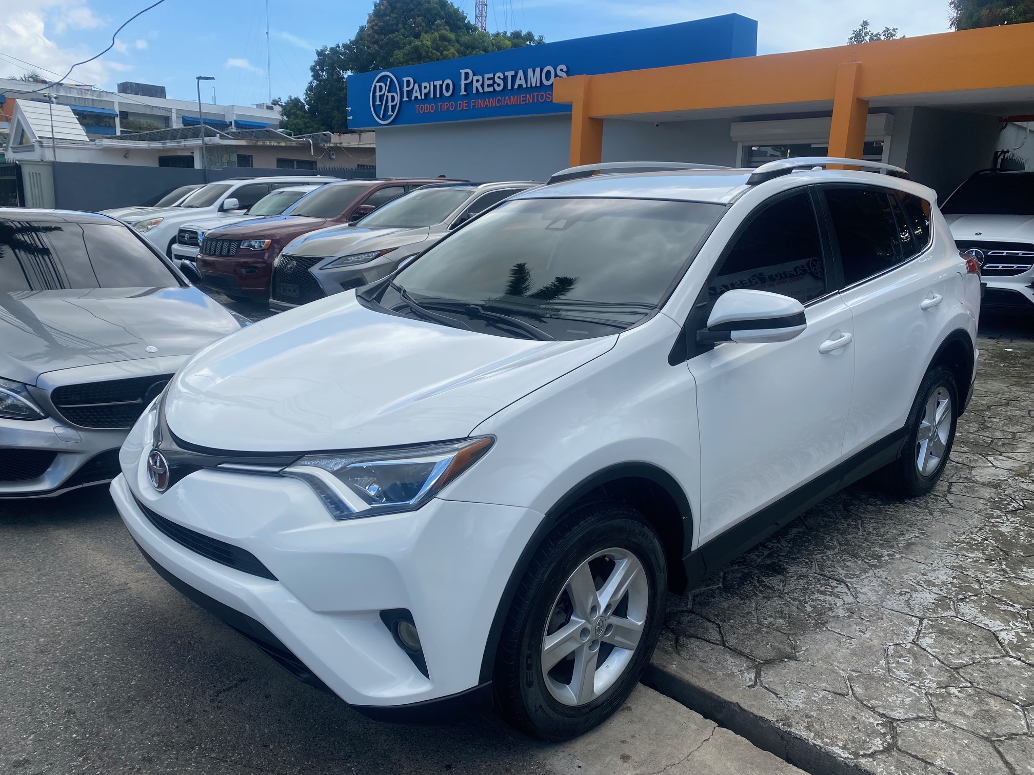 jeepetas y camionetas - Toyota Rav4 LE 2016 0