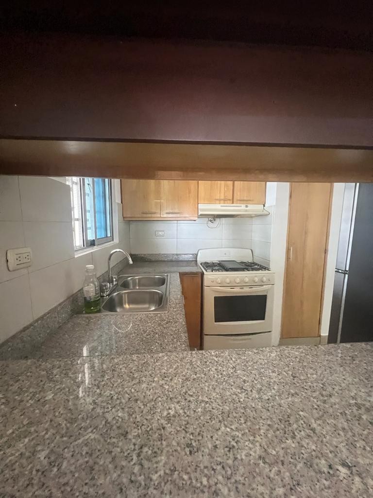 apartamentos - Apto vacio en el primer piso en el millon 8